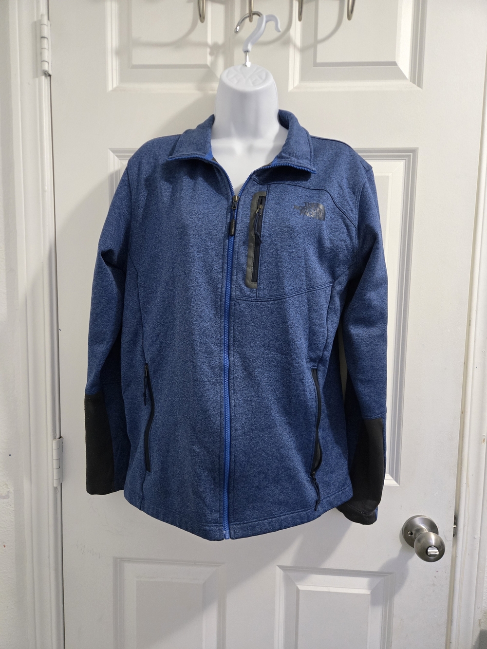 The North Face Men's Blue Full-Zip Softshell Jacket